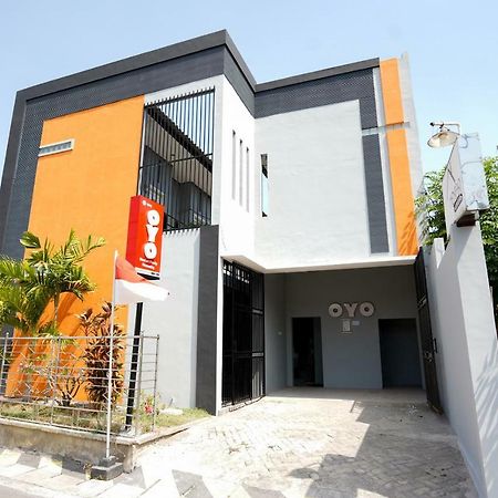 Oyo 1316 Mentari Family Homestay Probolinggo Extérieur photo