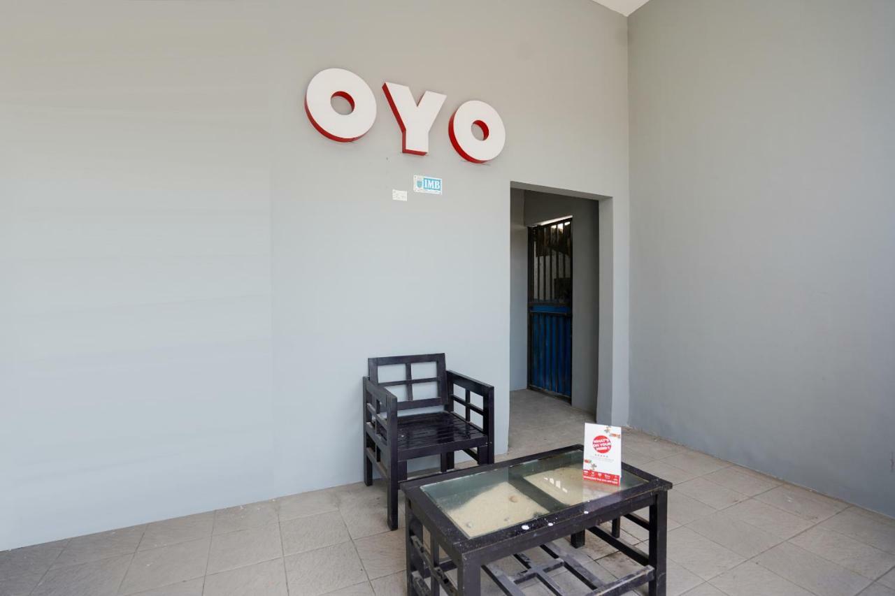 Oyo 1316 Mentari Family Homestay Probolinggo Extérieur photo