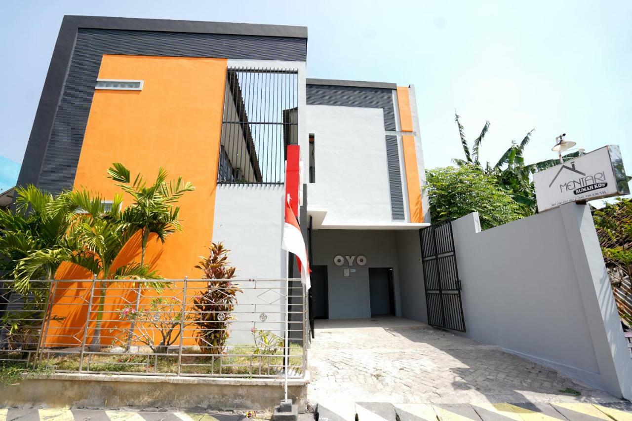 Oyo 1316 Mentari Family Homestay Probolinggo Extérieur photo