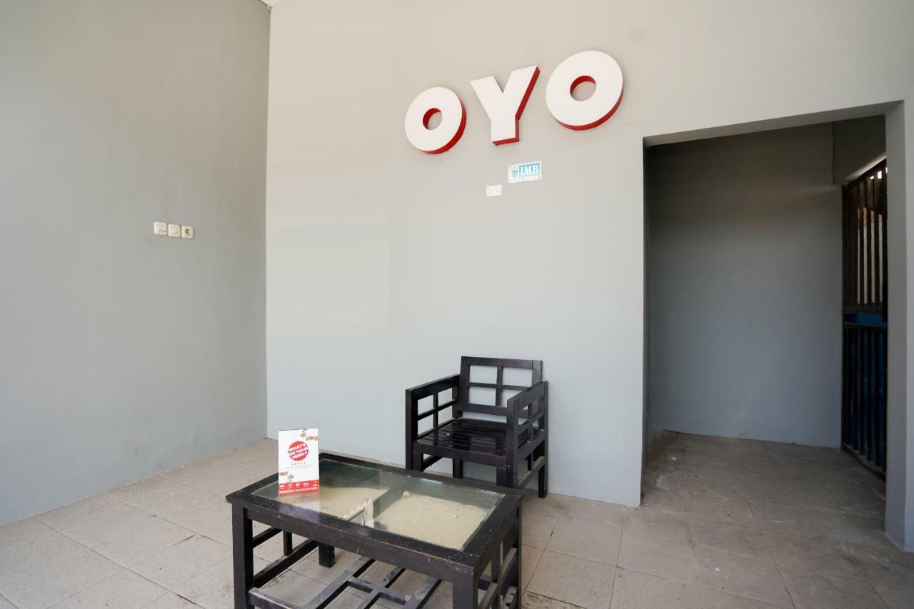 Oyo 1316 Mentari Family Homestay Probolinggo Extérieur photo