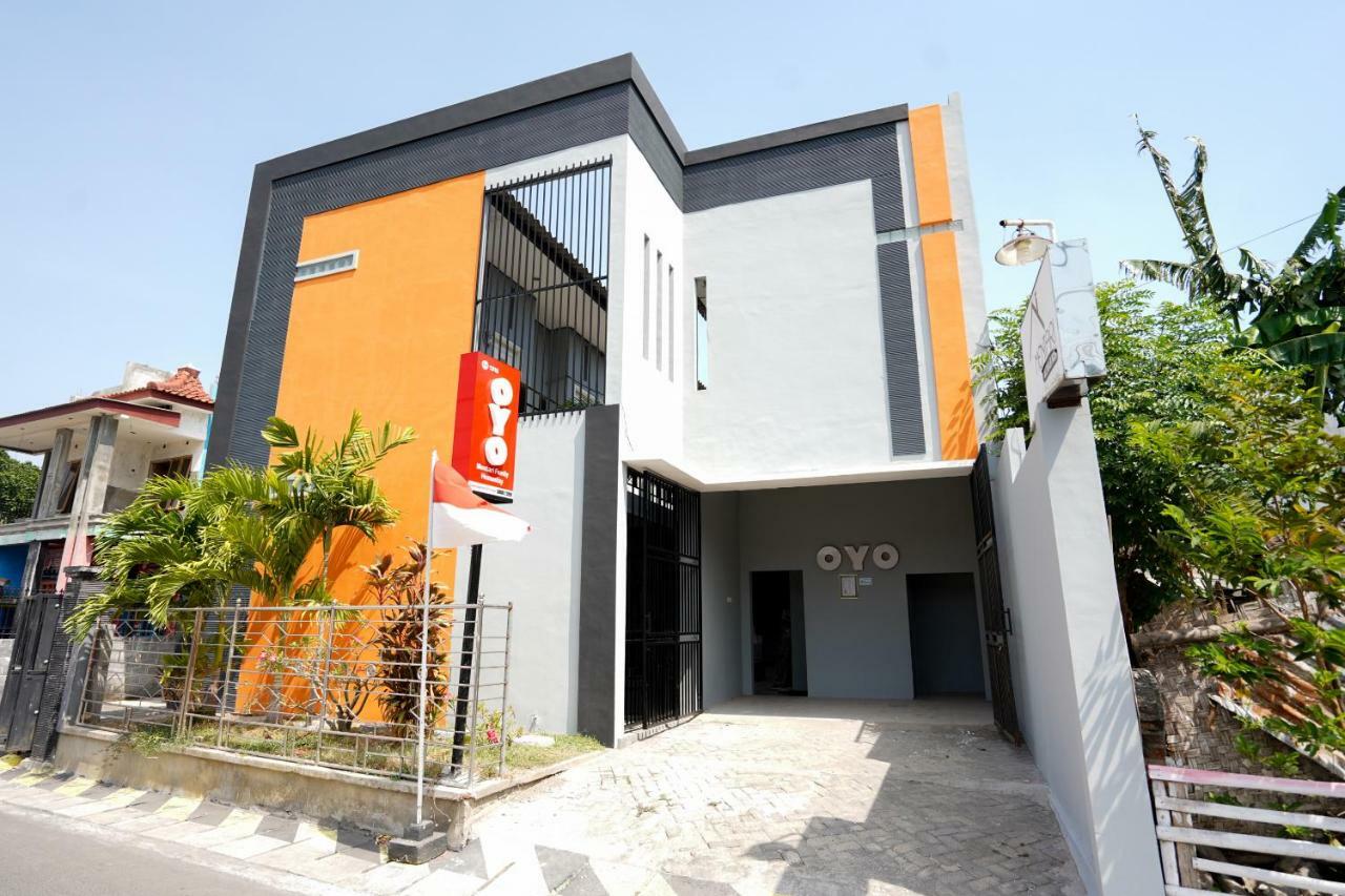 Oyo 1316 Mentari Family Homestay Probolinggo Extérieur photo